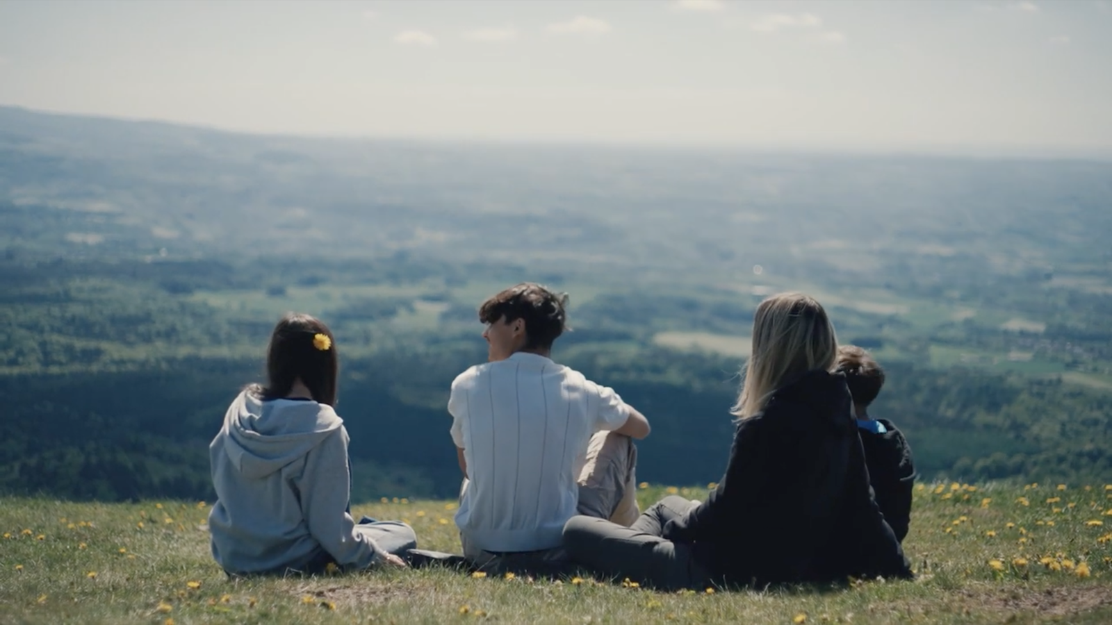 La romancière Cécile Coulon signe le manifeste vidéo de Clermont Auvergne Volcans