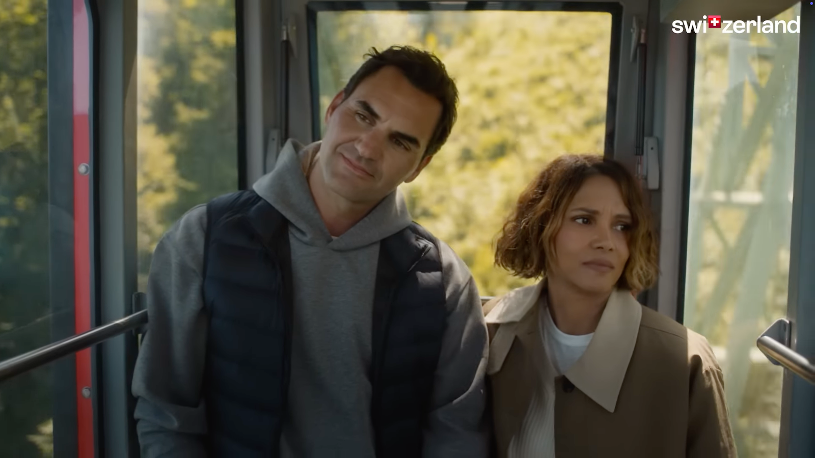 Roger Federer et Halle Berry louent la Suisse automnale