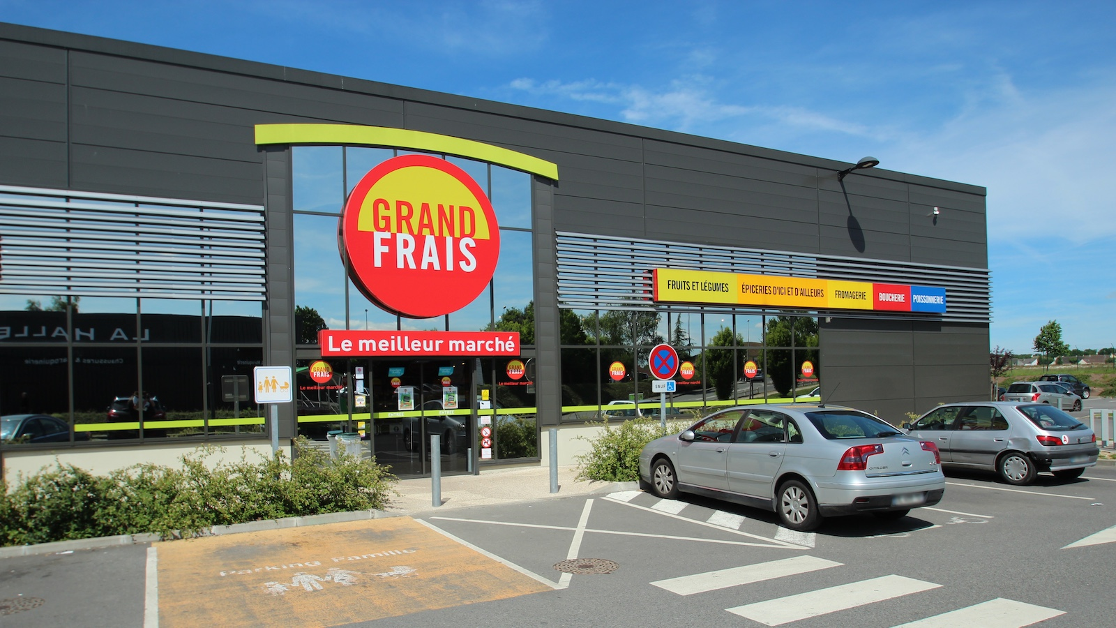 Apollo met la main sur Prosol et ses 450 magasins Grand Frais