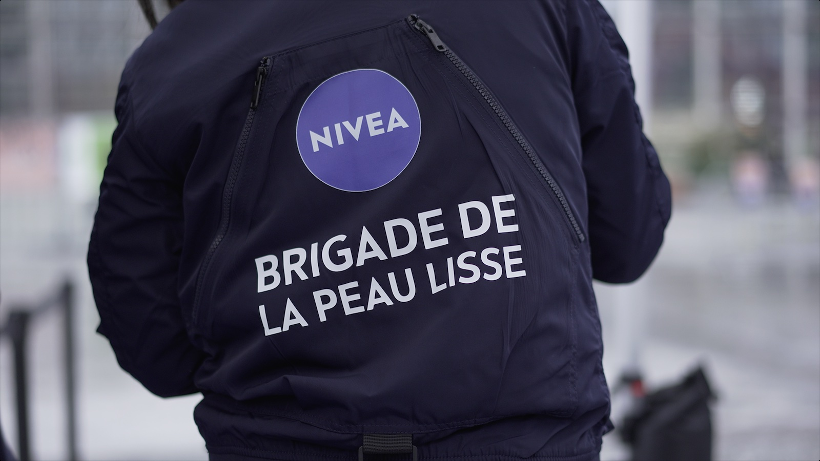 Les Envahisseurs appelle la « peau lisse » pour Nivea