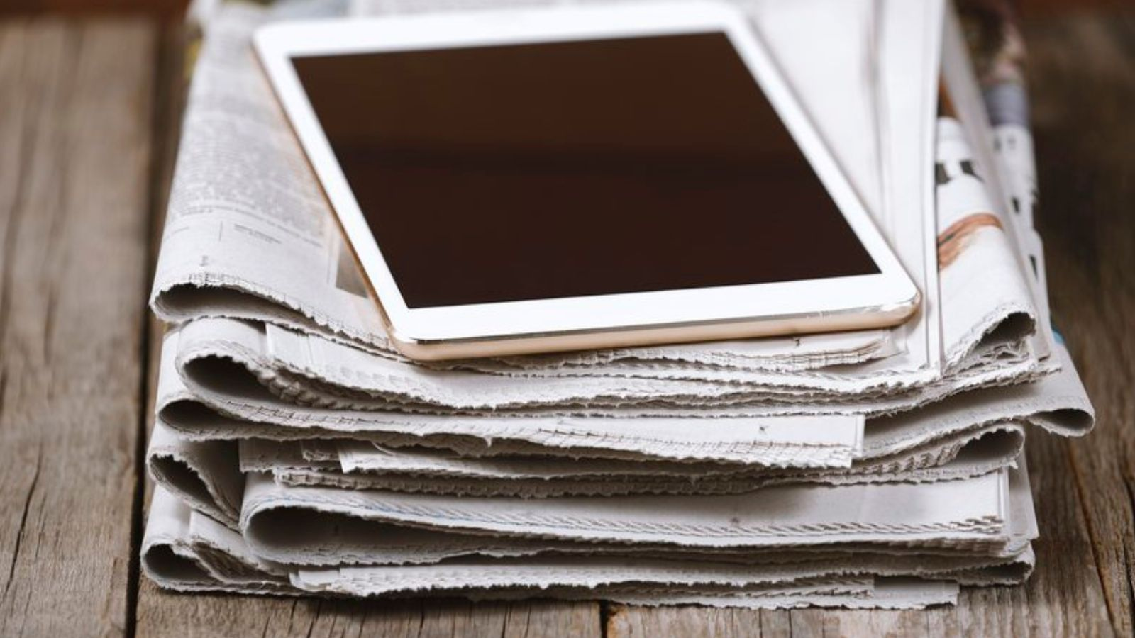 Médias locaux : la presse à la peine, la radio numérique progresse