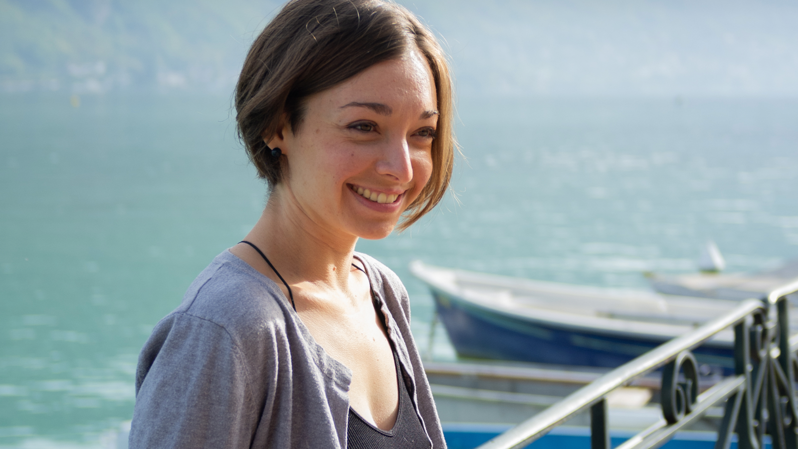 Alex Smith casse la barrière de la langue