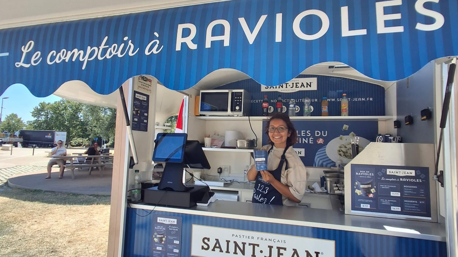 Saint Jean ouvre son « Bar à Ravioles » sur l'autoroute