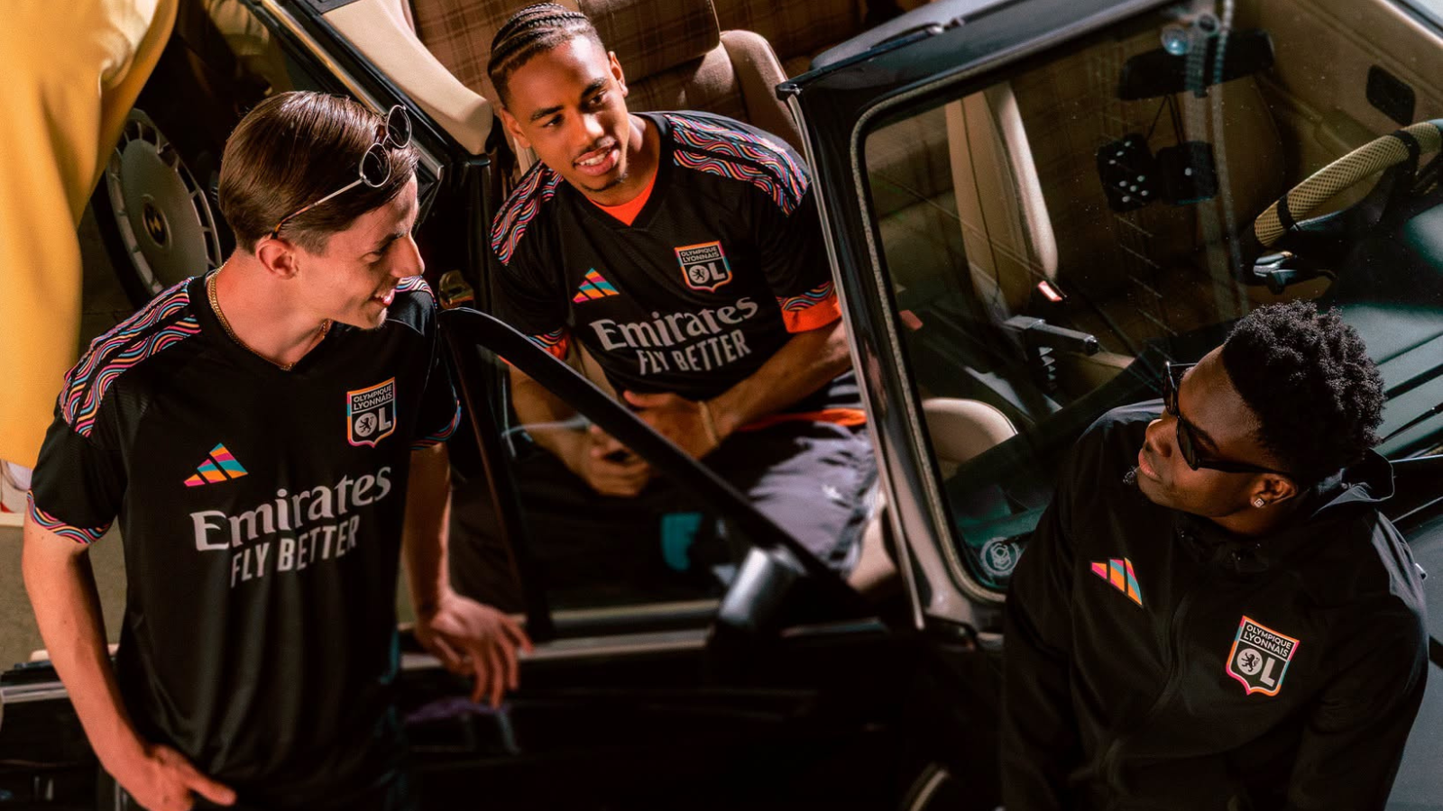 L’OL présente son nouveau maillot third
