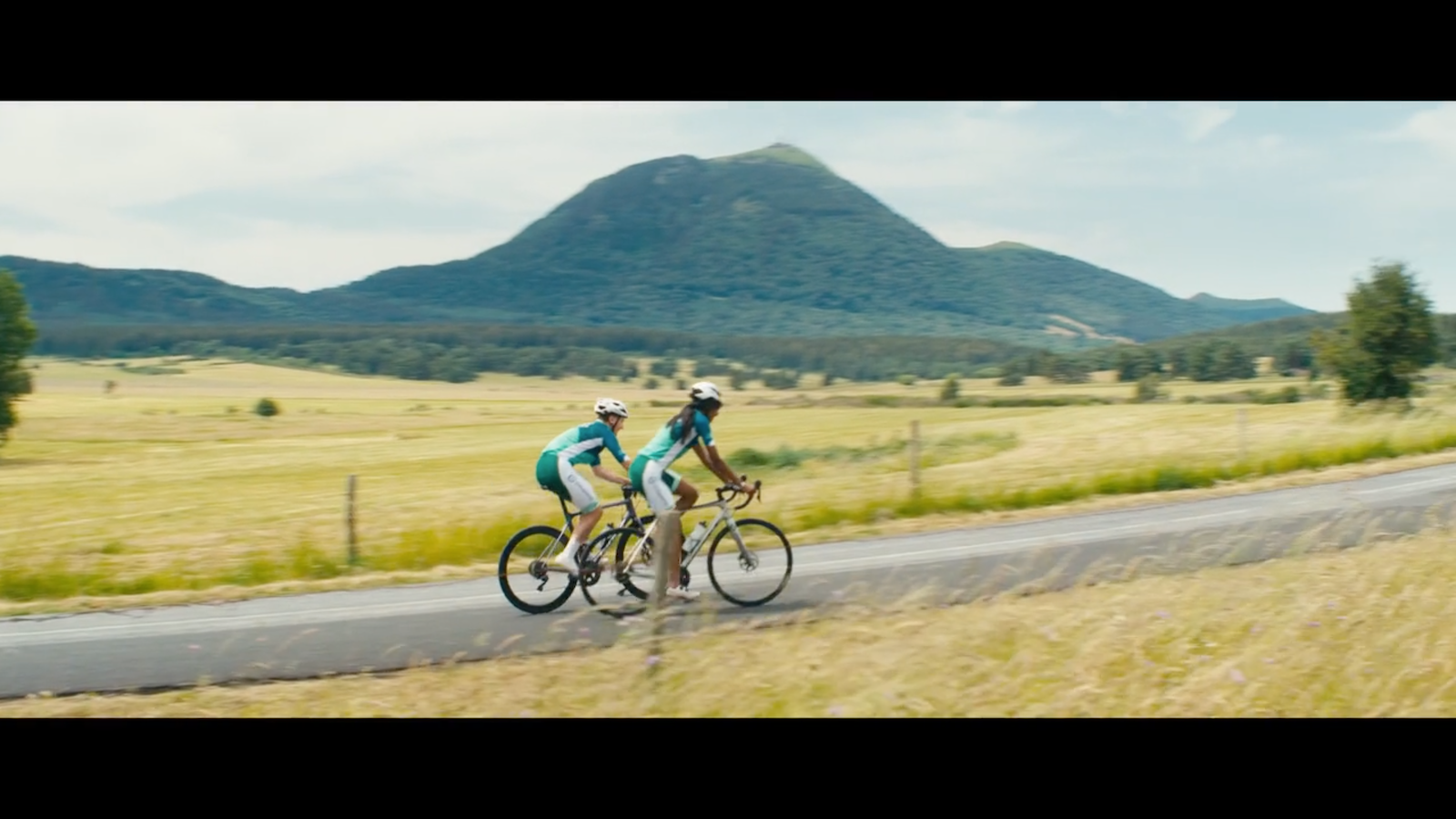 Teaser Médias derrière le film signature de Groupama Rhône-Alpes Auvergne