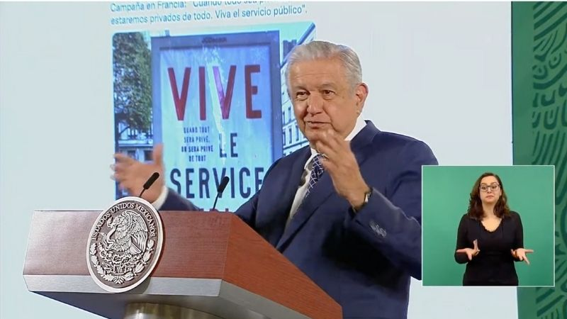 Le président mexicain commente une affiche vue à Lyon