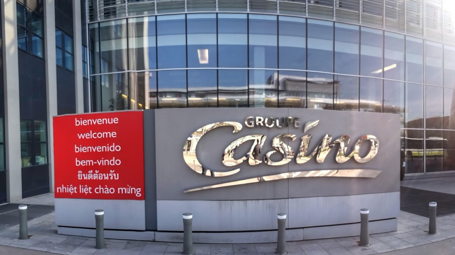 Après la crise, le groupe Casino fait le pari de la proximité et du e-commerce alimentaire