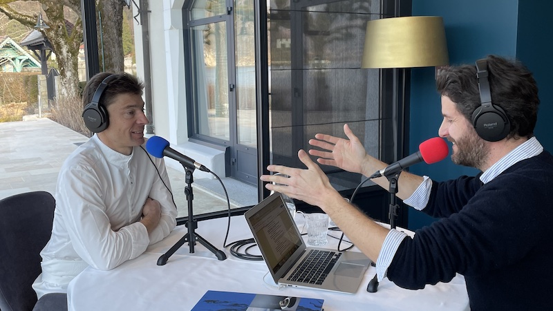 L'agence Savoie Mont Blanc file dans le podcast avec La Cordée