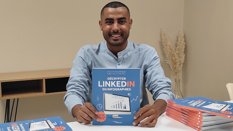 Mounir Moustahlaf présente LinkedIn en infographies