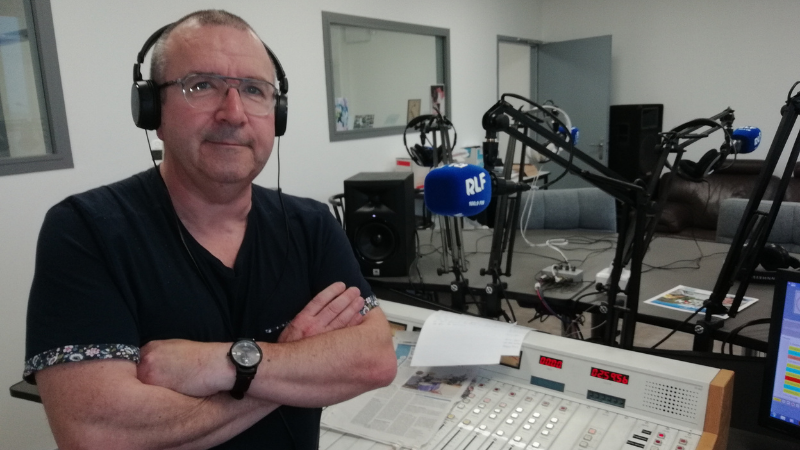« Non, Activ Radio ne va pas racheter RLF (Radio Loire FM) »