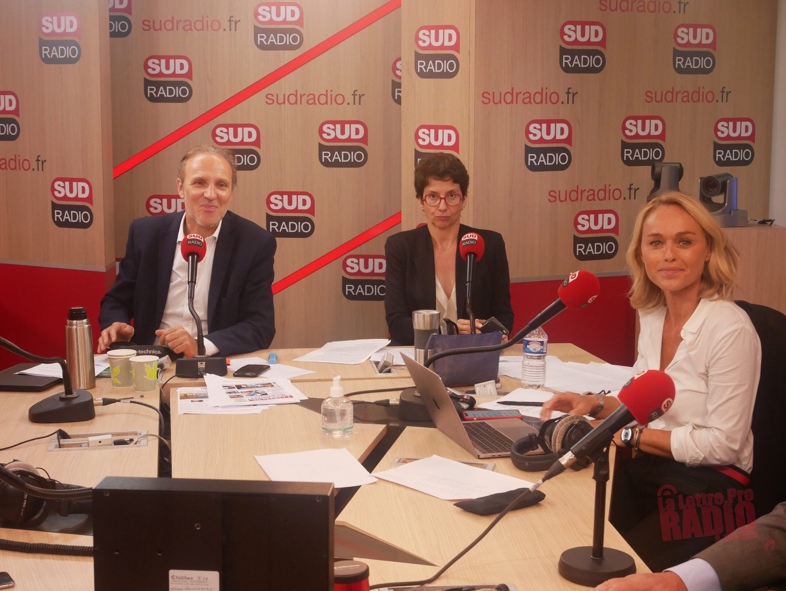Fréquences radio en FM en Rhône-Alpes : les candidats se bousculent